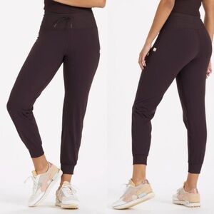 Vuori Women's Daily Joggers in Dark Cherry Purple VW418 Size XS